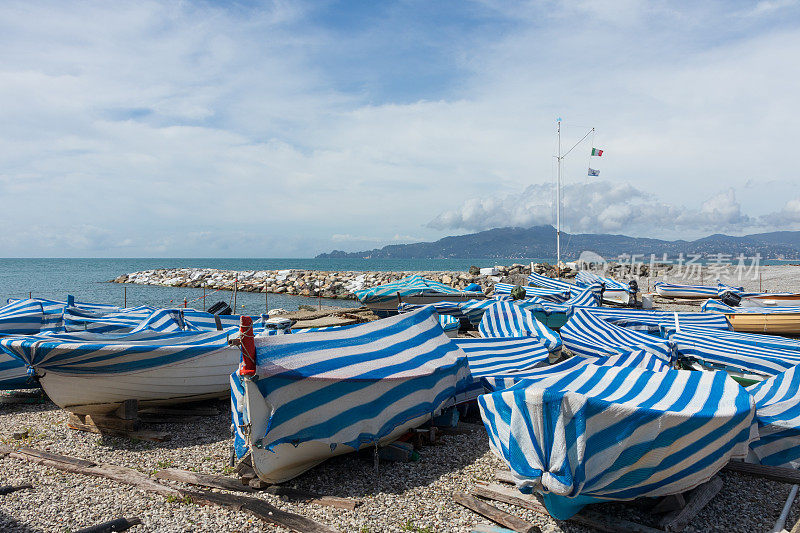 Chiavari，意大利- Barche sul lungomare